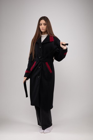 ウクライナ産プレミアムウール100%ロングコート（緋）平行縫い　手刺繍　ユニセックス