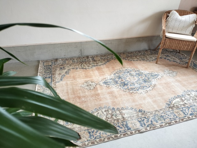 Turkish rug 270×166cm No.482