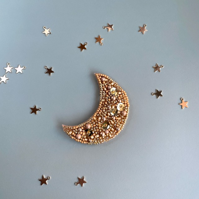 ビーズ刺繍ブローチmoon＊ゴールド