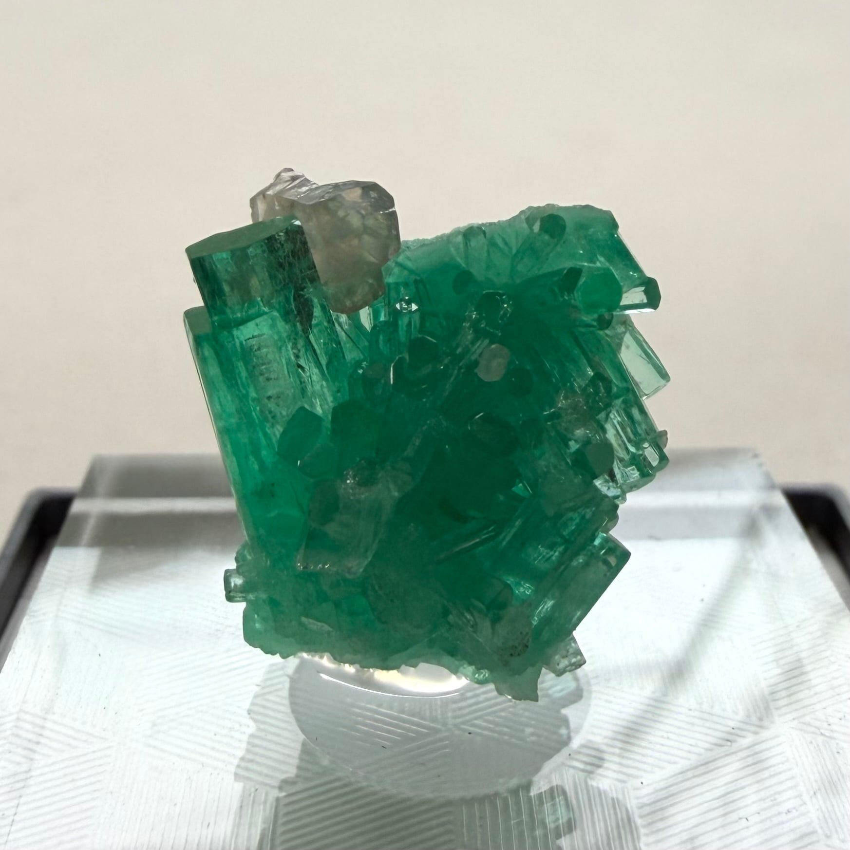 エメラルド / カルサイト【Emerald with Calcite】コロンビア産