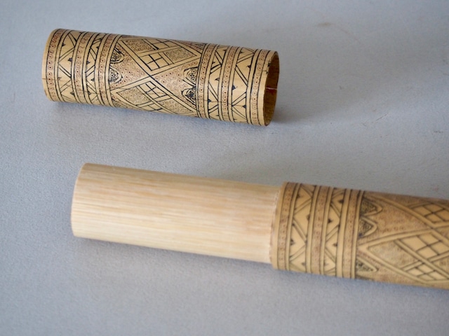 INDONESIA -TIMOR OLD BETEL NUT CASE - WOOD