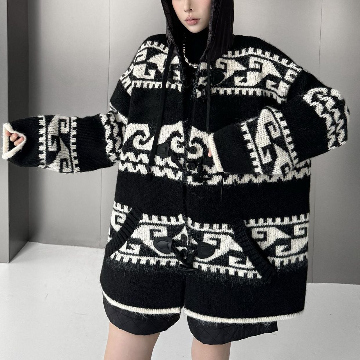 ETHNIC PATTERN HOODED MIDI KNIT COAT 1colors M-15287