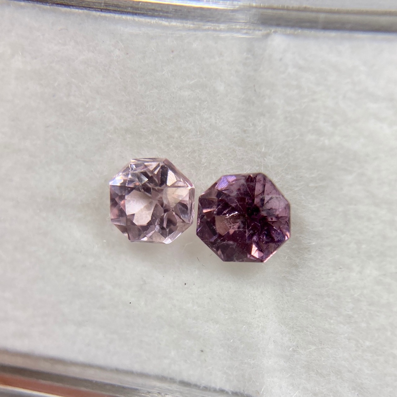 お花みたいなスピネル 約4.8mm-5.0mm 2点セット No.26