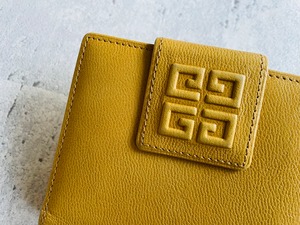 GIVENCHY アナグラムフラップ がま口財布 イエロー Givenchy ジバンシィ wallet