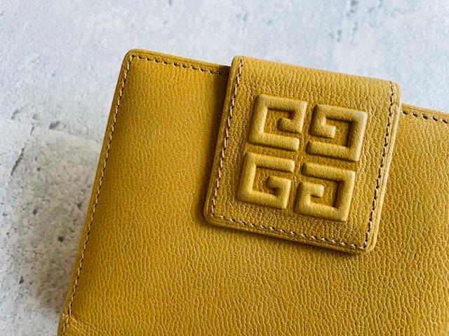 GIVENCHY アナグラムフラップ がま口財布 イエロー Givenchy ジバンシィ wallet