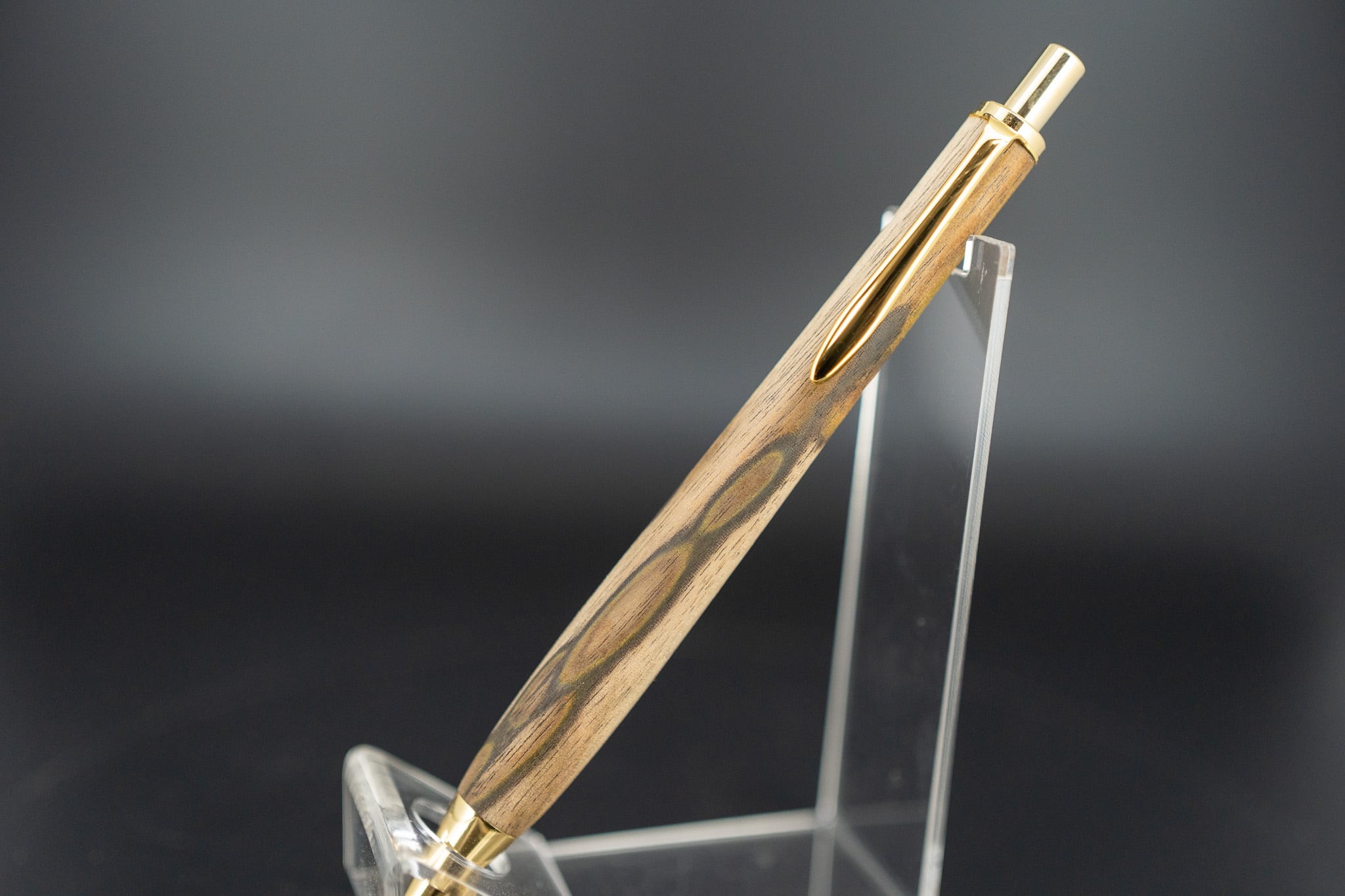 魅惑の黒い紋様】 黒柿孔雀杢 細軸 gold MP | 木軸ペン工房 金杢犀