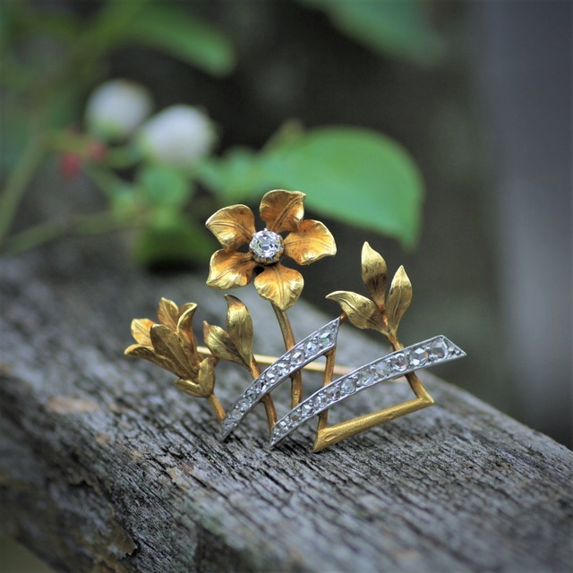 Diamond & Gold Flower Brooch   ダイヤモンド　＆　ゴールド　フラワーブローチ
