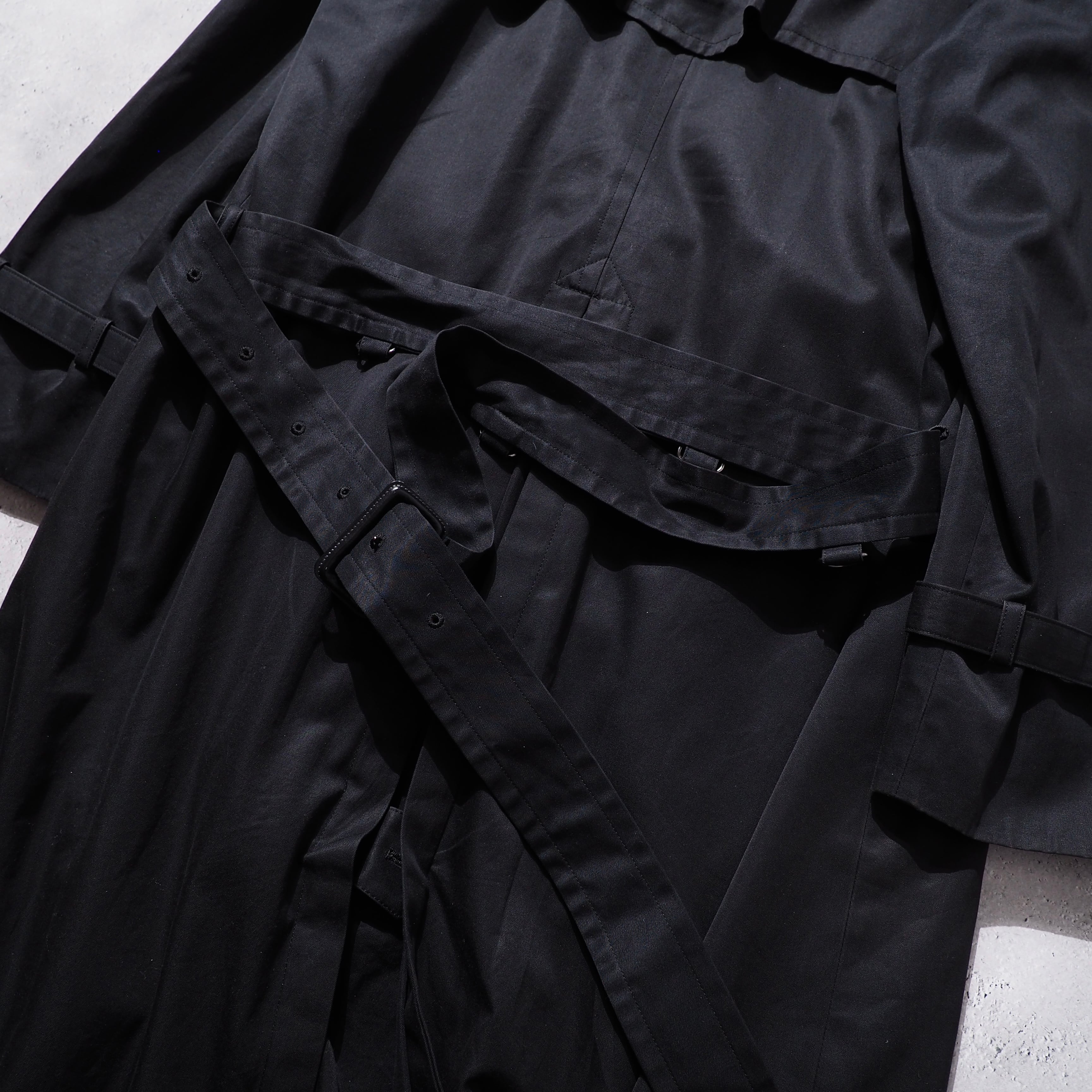 完品 ” Old Pierre cardin ” Beautiful silhouett Black mode vintage trench coat