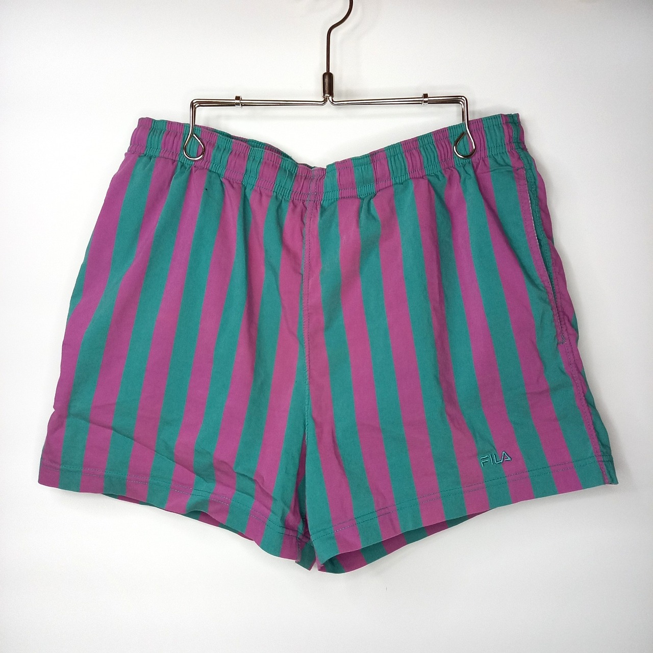 イタリア製　ヴィンテージ　フィラ　ショートパンツ　ナイロンショーツ　刺繍ロゴ