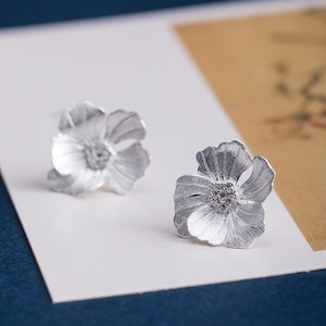 花のピアス　花　シルバー　P010