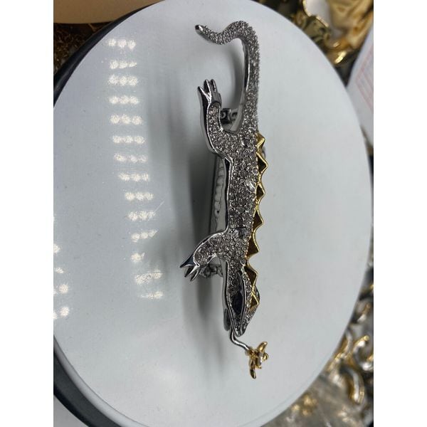 スワロフスキー❤️ 18Kgf 幸運ちびトカゲ ブローチ