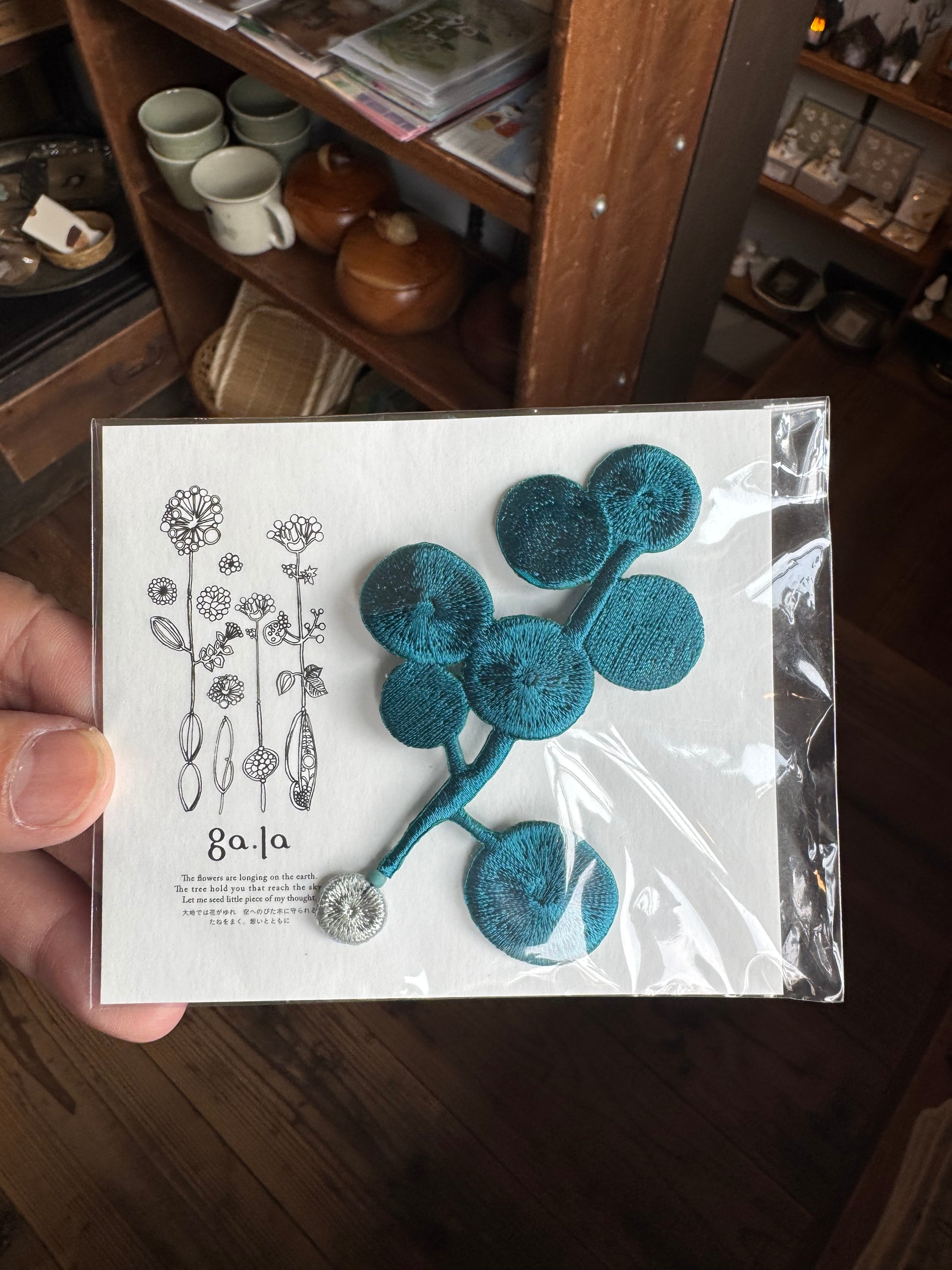 gala 刺繍ブローチ 新色入荷 | PAY ID