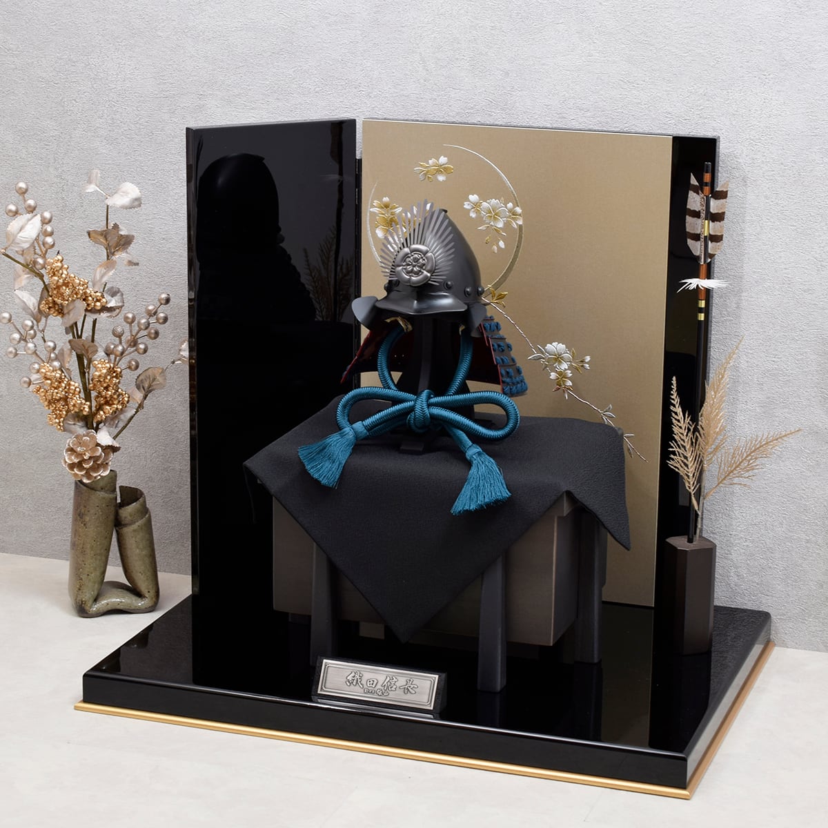 兜飾り【漆黒之兜 織田信長】おしゃれ｜コンパクト｜五月人形｜モダン