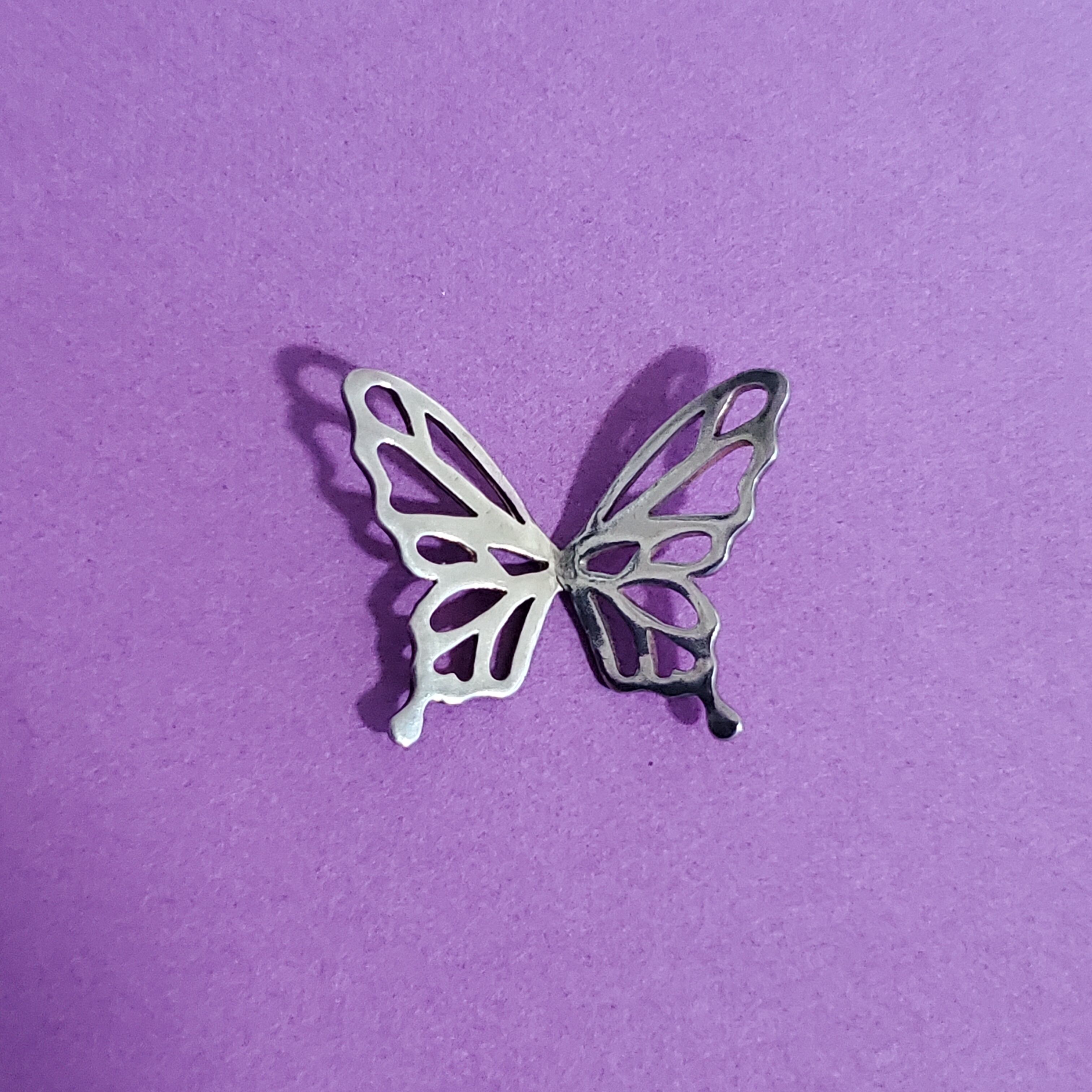 切り絵蝶 ピンバッチ(薄物用) | Atelier華e(アトリエハナエ)