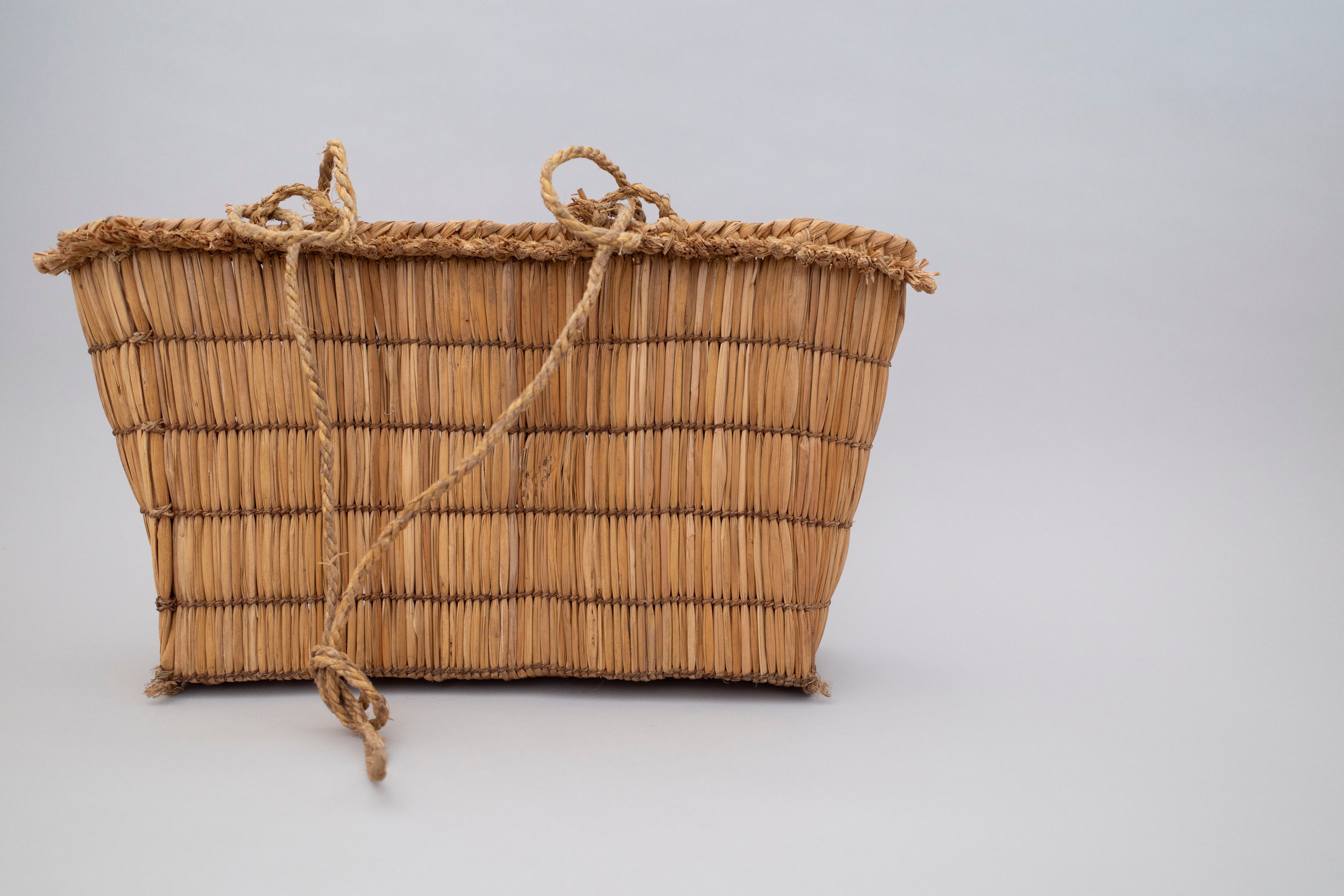 藁バッグ | なんだかとても