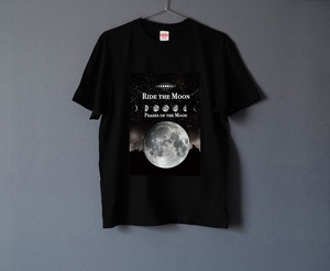 全3カラー・月の事柄が描かれた "RIDE THE MOON" Tシャツ BLACK（men&women）