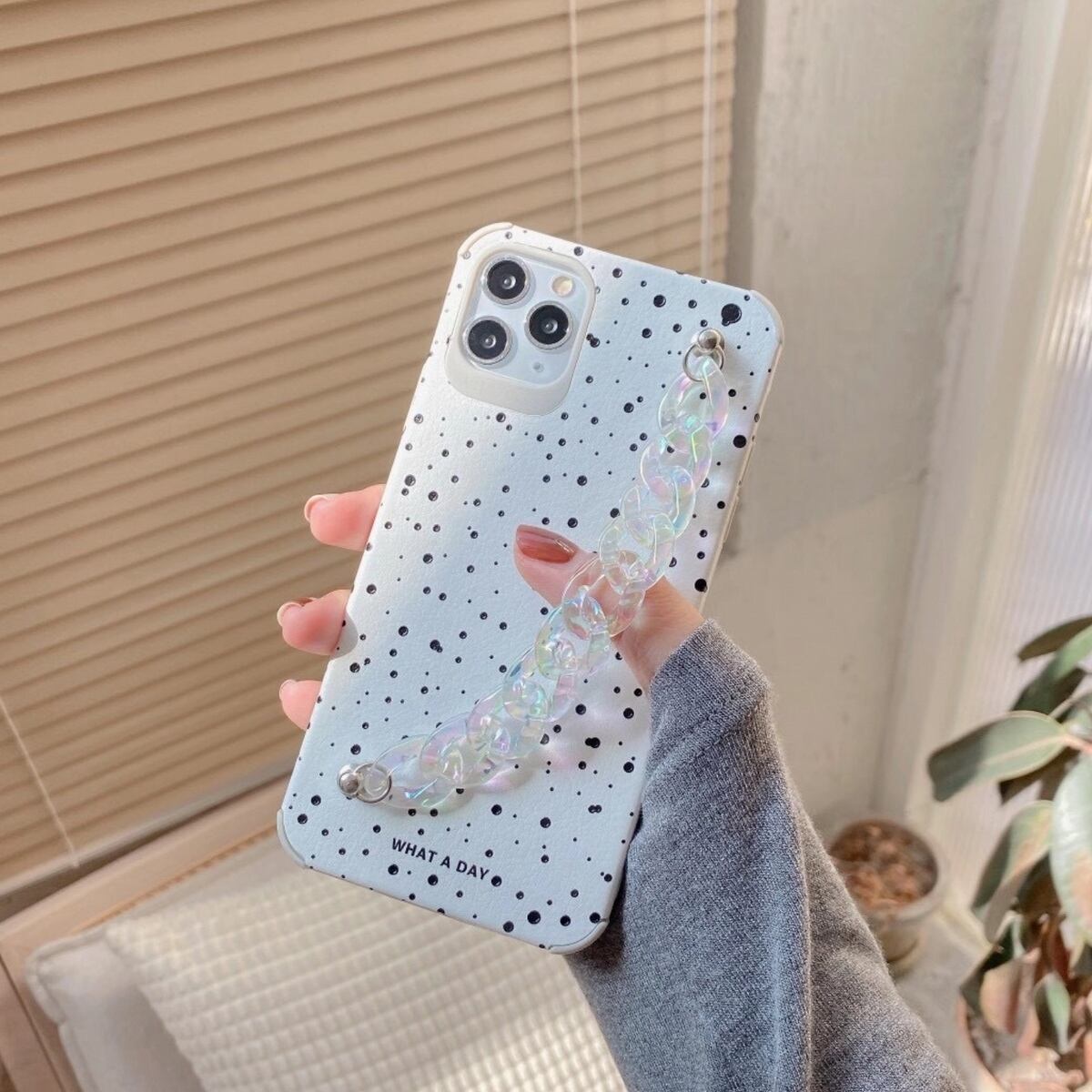 Iphone ケース 韓国 オーロラチェーンドット柄ケース チャーム カバー お揃い 個性的 シンプル 大人 可愛い おしゃれ Iphone7 Iphone8 Iphonese2 Iphonex Iphonexs Iphonexr Iphonexsmax Iphone11 Iphone11pro Iphone11promax Iphone12 Iphone12pro Iphone12promax