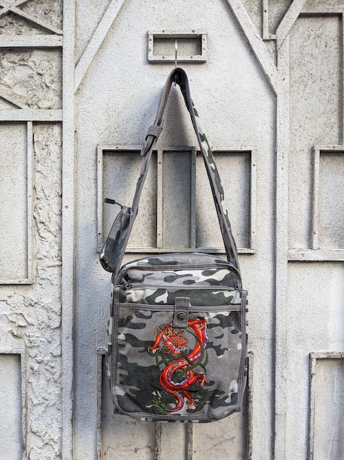 "DRAGON" embroidery camouflage shoulder bag