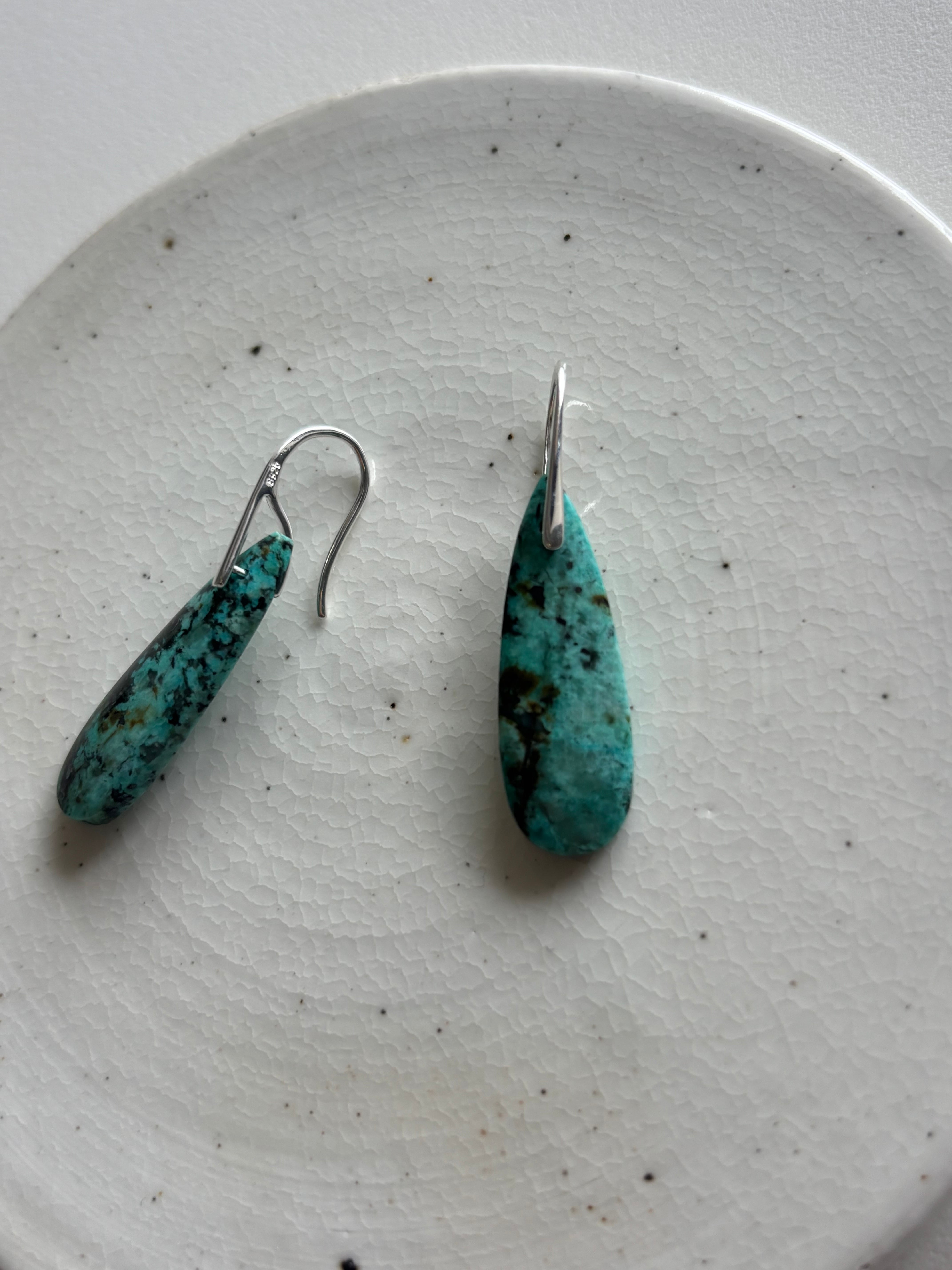drop-cut african turquoise pierce