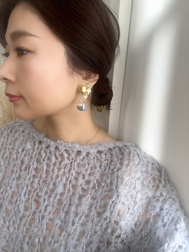 ホワイトスノービジューイヤリング