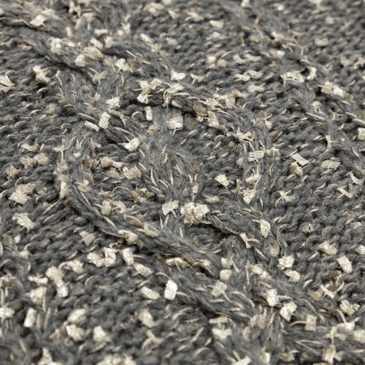 Fancy Ribbon Aran SKT Knit