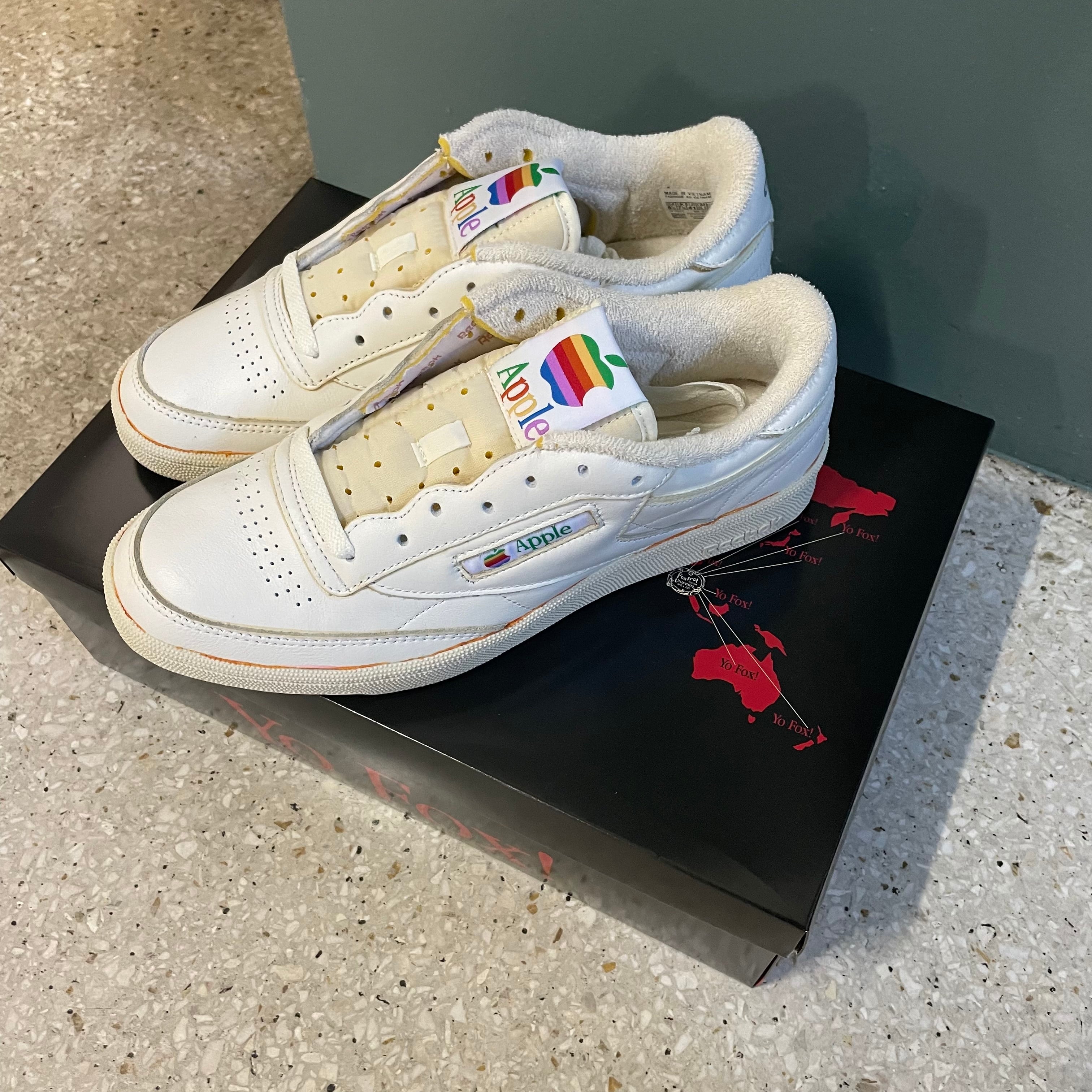 thinking different Apple カスタムスニーカーReebok CLUB C 85 US8.5
