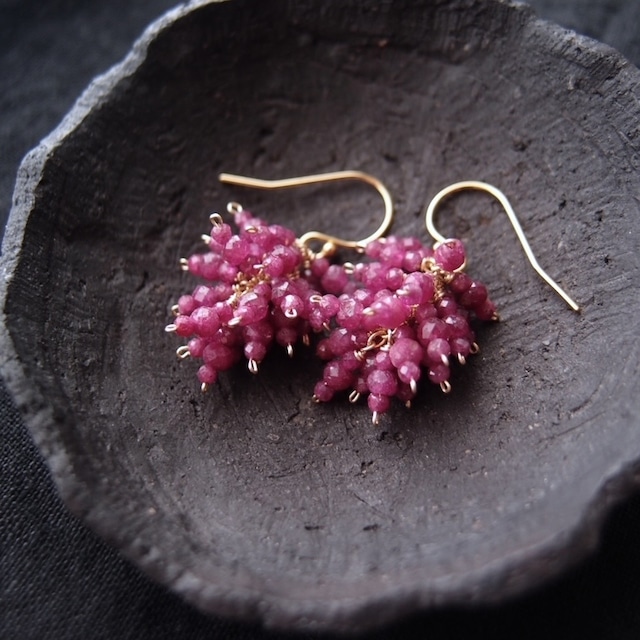 【K14gf】Ruby Earrings／ルビー フリンジピアス（Dark）