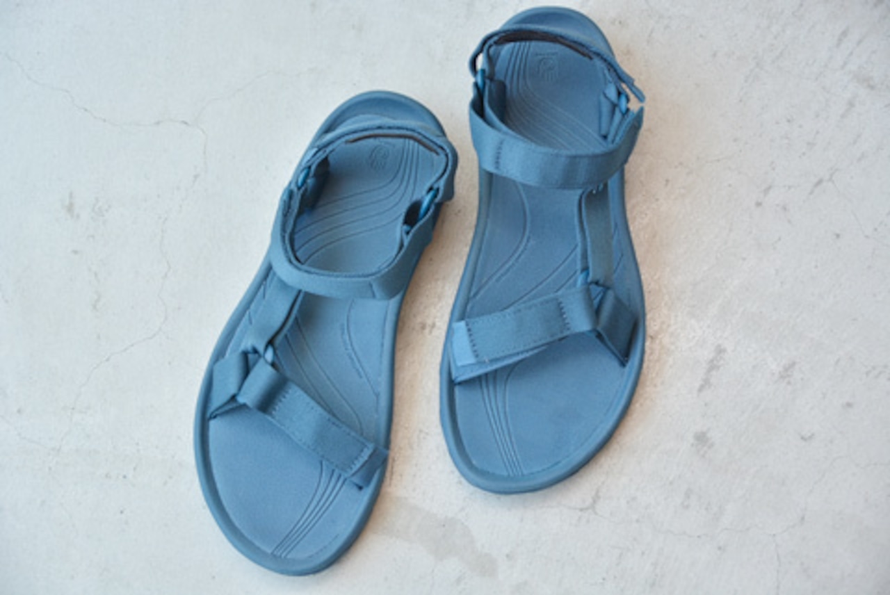 Teva(テバ)メンズHURRICANE XLT(4156)SOLID DEEP BLUE