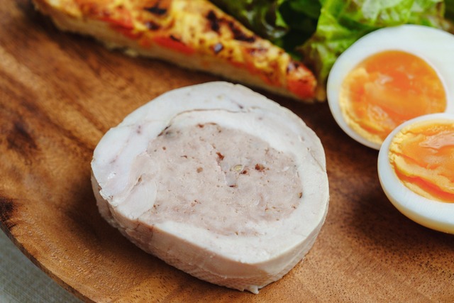 無添加のサラダチキン　ブラックペッパー　１pc（約70g〜80g）　[冷凍]