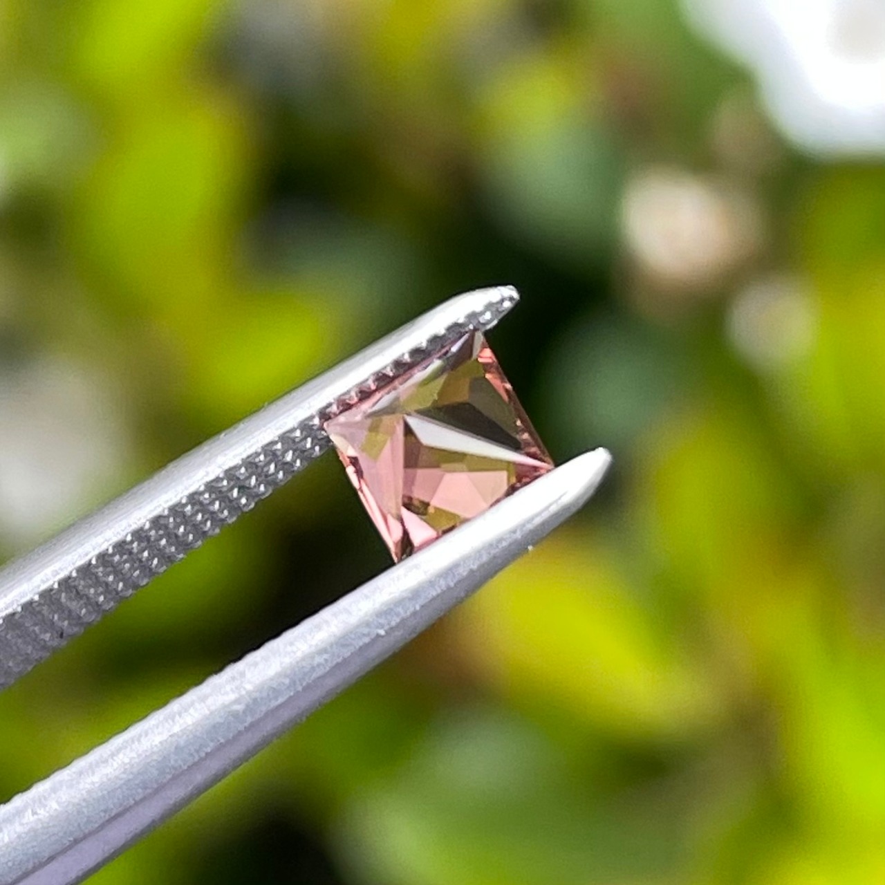 ラグーン&オレンジトルマリン セット 4.2x4.2x3mm, 合計0.74ct ナミビア産