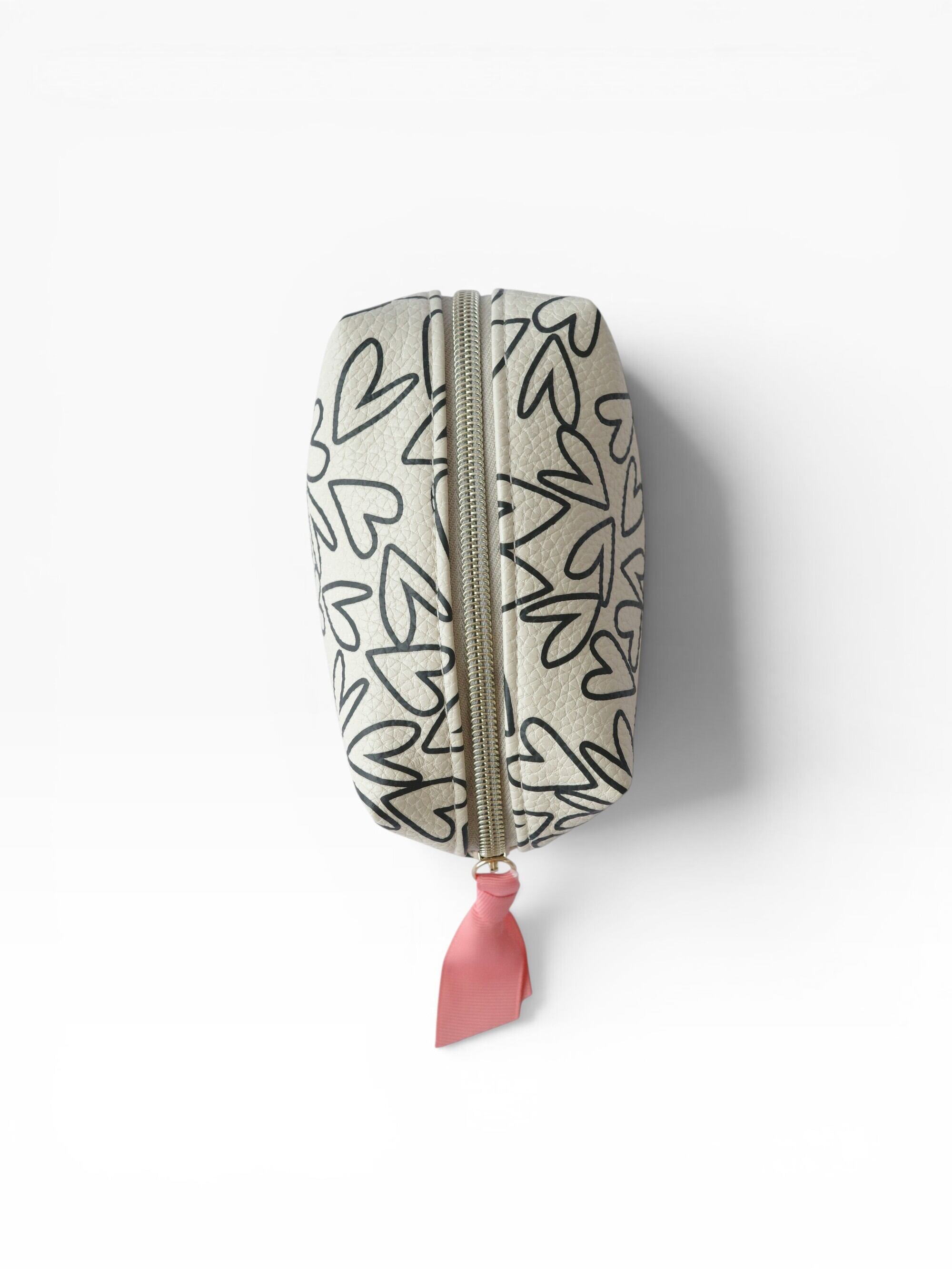 MONO HEARTS MINI CUBE COSMETIC BAG_PMC114