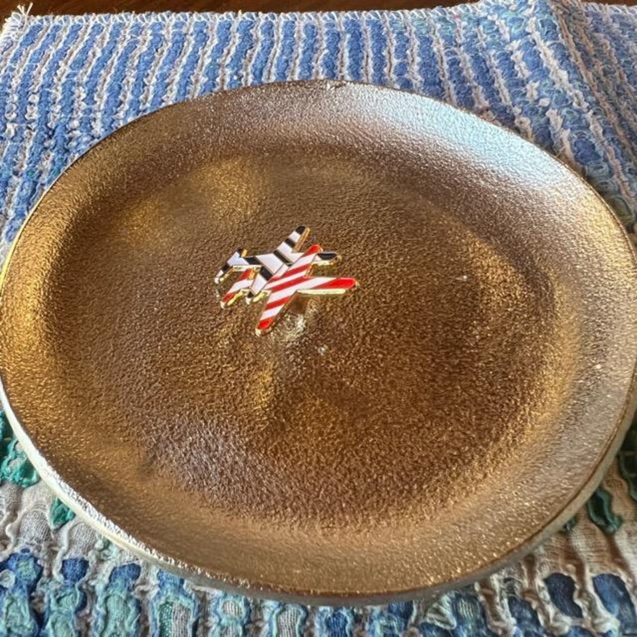 TOPANGA Jewelry　pin brooch　Striped Two Planes　ピンブローチ　ストライプの二台の飛行機　プレゼント　飛行機　ギフト
