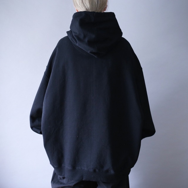 "Champion" black color super over silhouette sweat parka