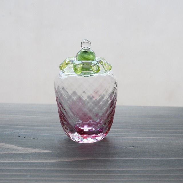 【真野美千代】いちごの小瓶　ピンク　11