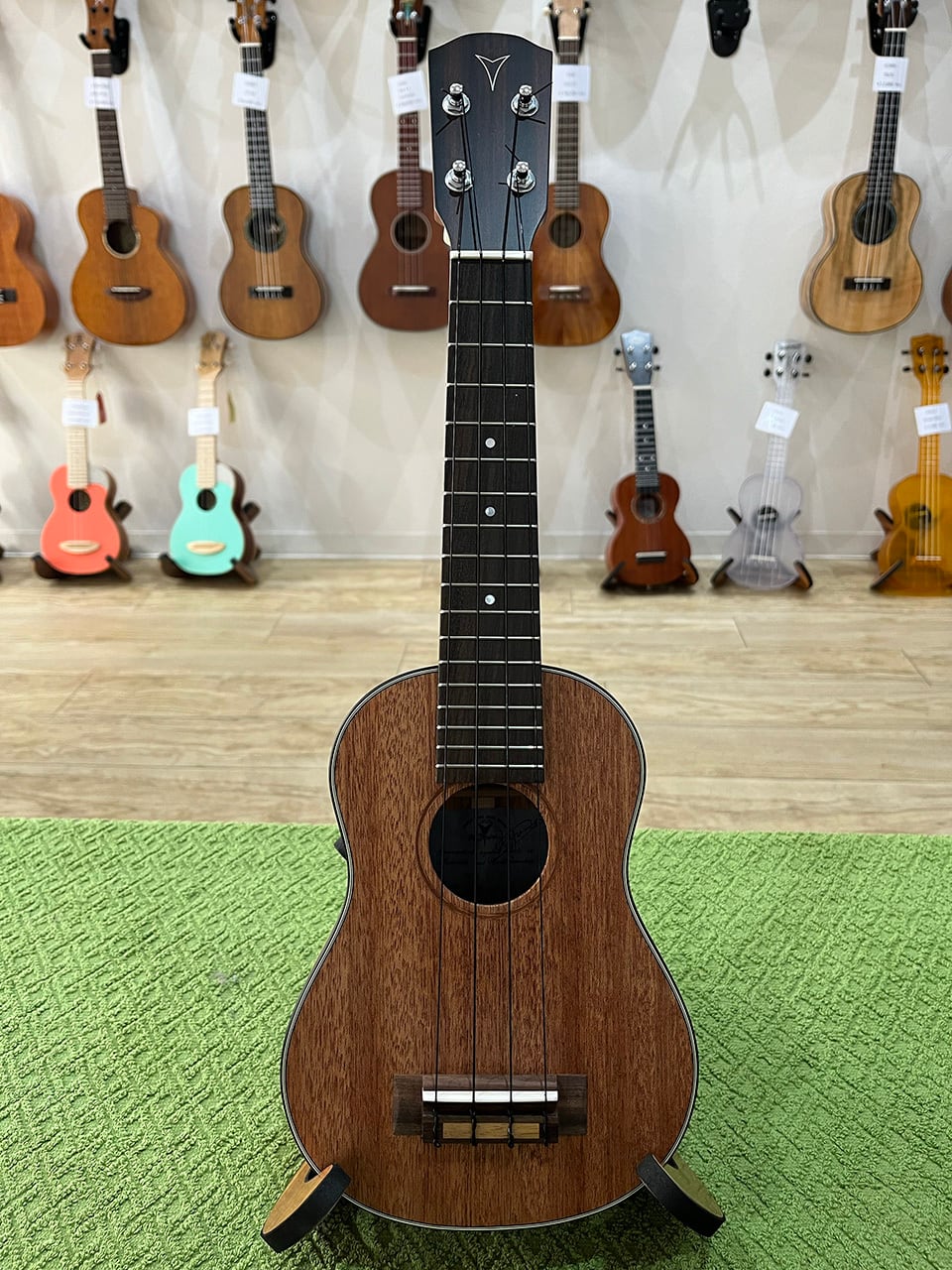 ウクレレ用カポ】Famous UC-1 | ウクレレショップ サニーサイド