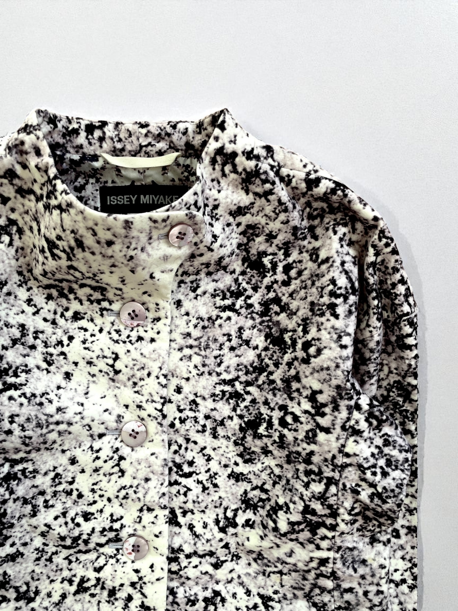 ISSEY MIYAKE - AW2001 Abstract Textured Jacket | Atelier Accord