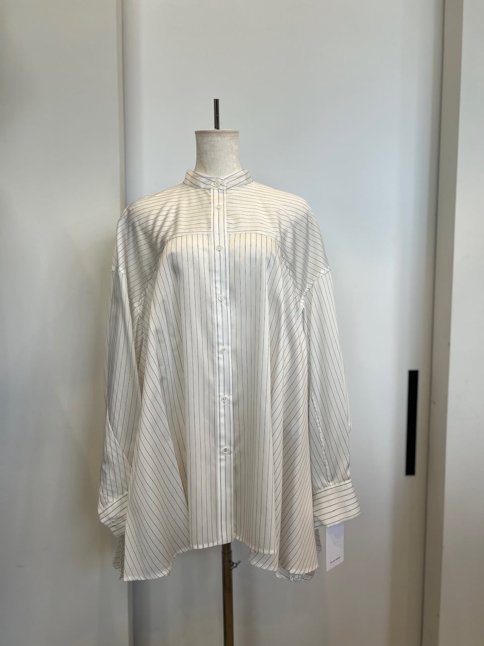 【PASSIONE】ストライプフレアシルエットシャツ