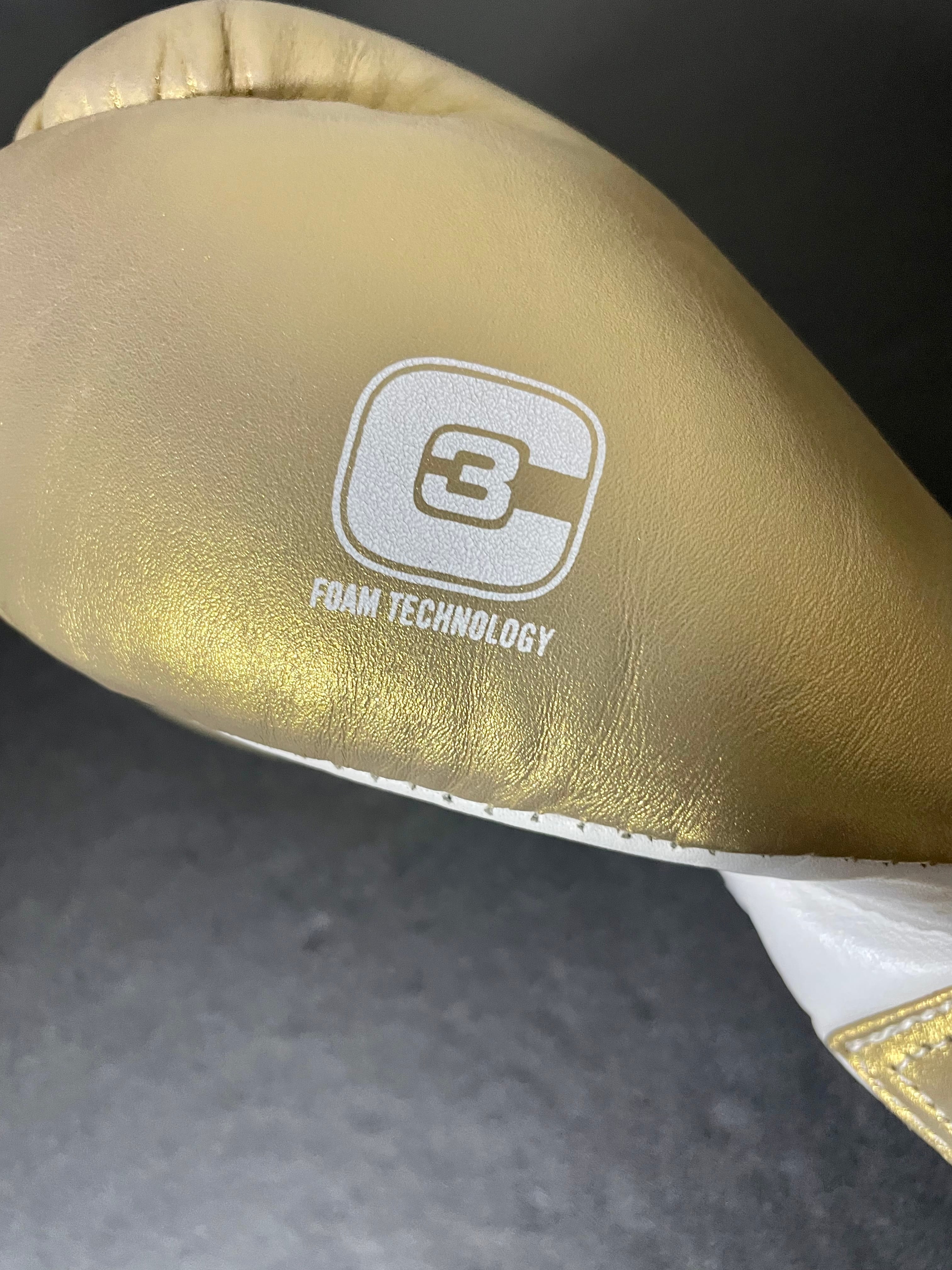 Everlast ゴールドグローブ（10oz）新品16500円！ Everlastエバーラスト100周年記念ゴールデングローブ | ボクシング