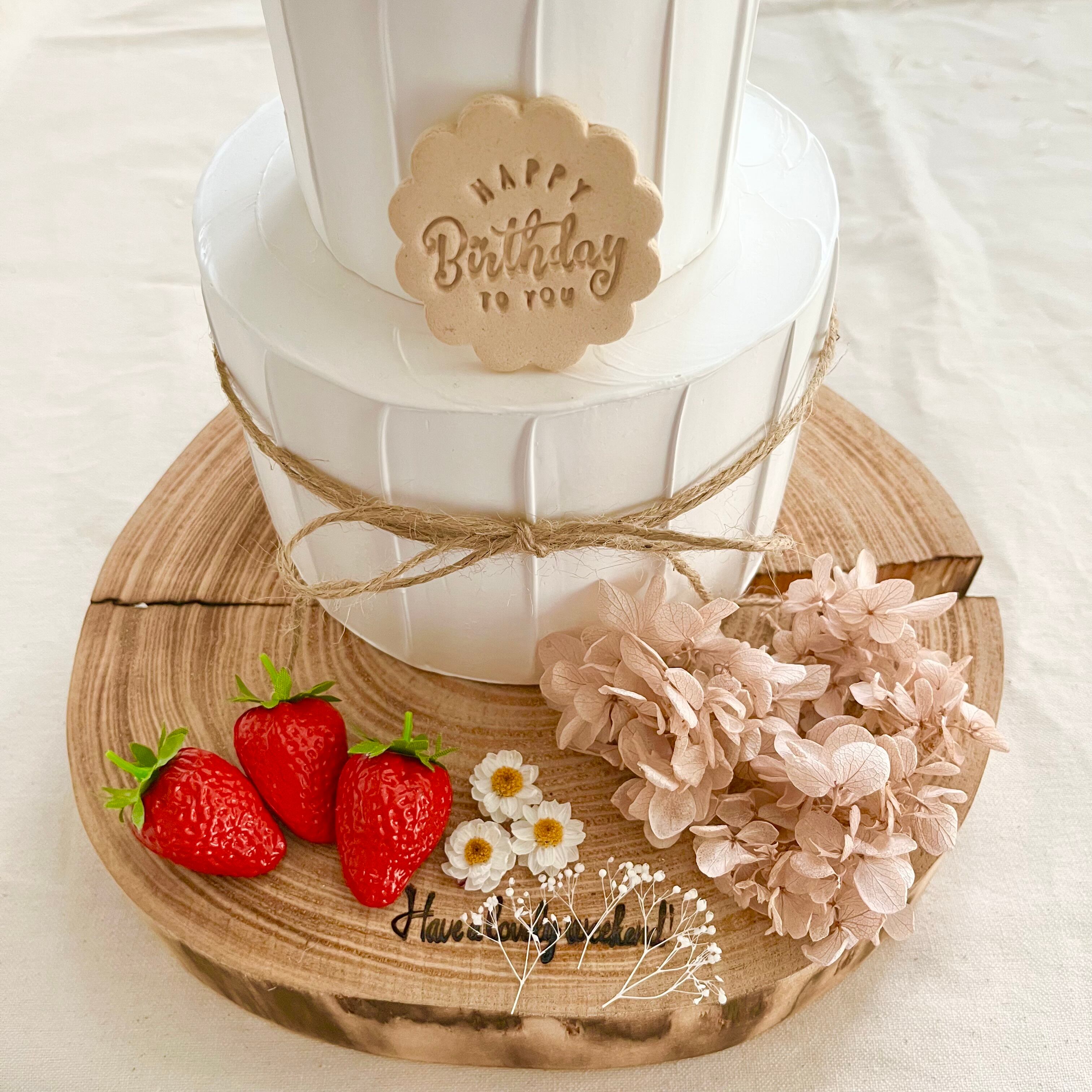 再販】苺とくすみピンク紫陽花のクレイケーキ♡ | PAY ID