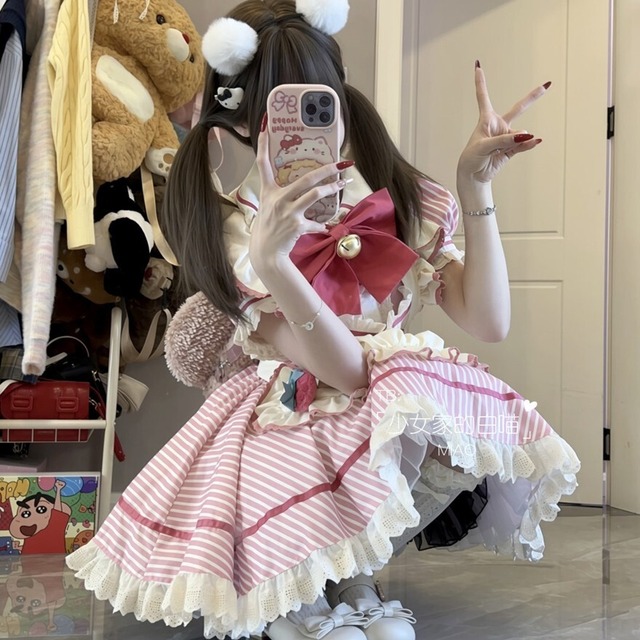 量産型 ピンクのメイド服 いちごミルクみたいに甘いコスチューム衣装
