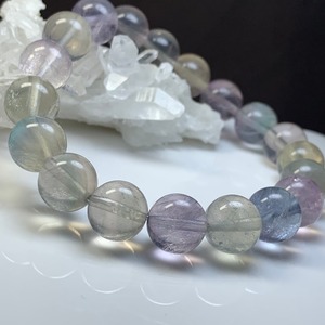 f130.透明度あり☆可愛い色合い♪フローライトブレスレット