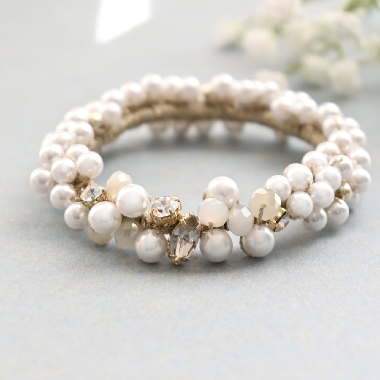 純白のパール ビジュー シュシュ＊ブレスレット』 フォーマル オフィス