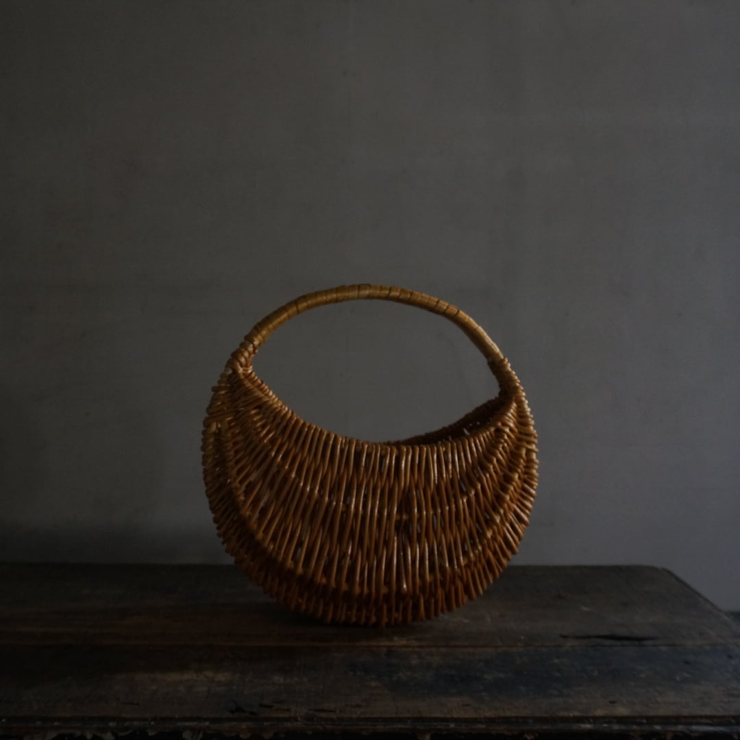 古いフランスのパニエ