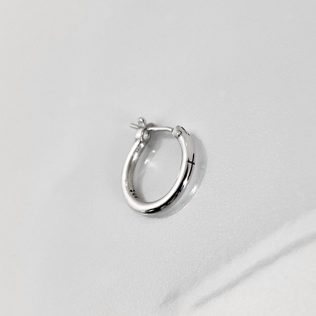 CROSS THIN HOOP / クロスシンフープピアス