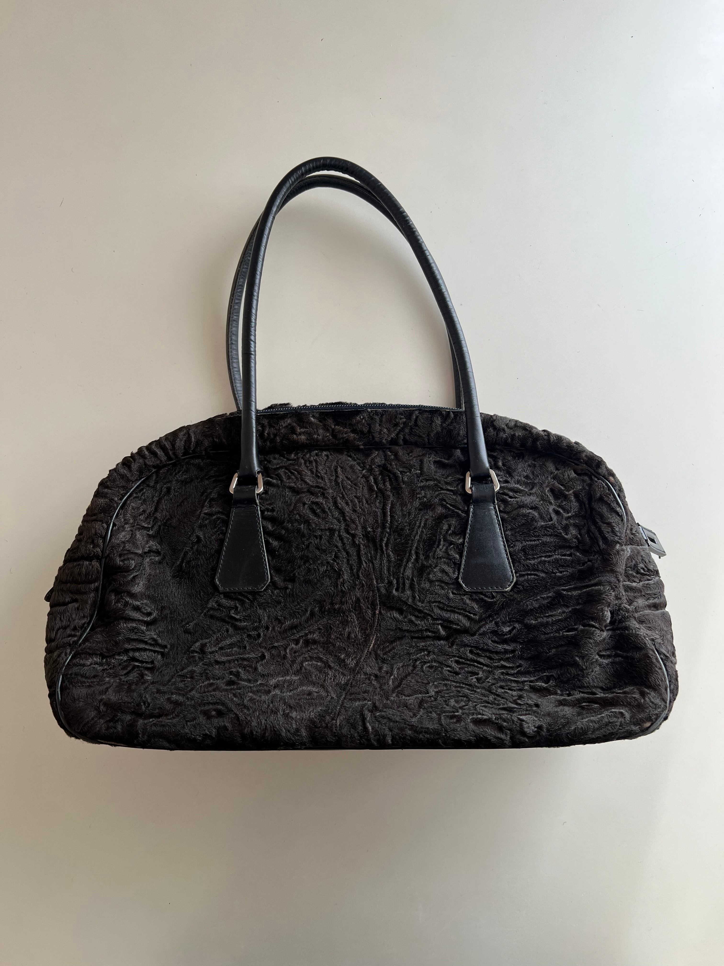 FW2000 PRADA FAR HAND BAG | triptraproll