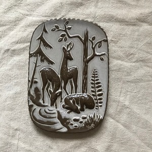 鹿たちの陶板