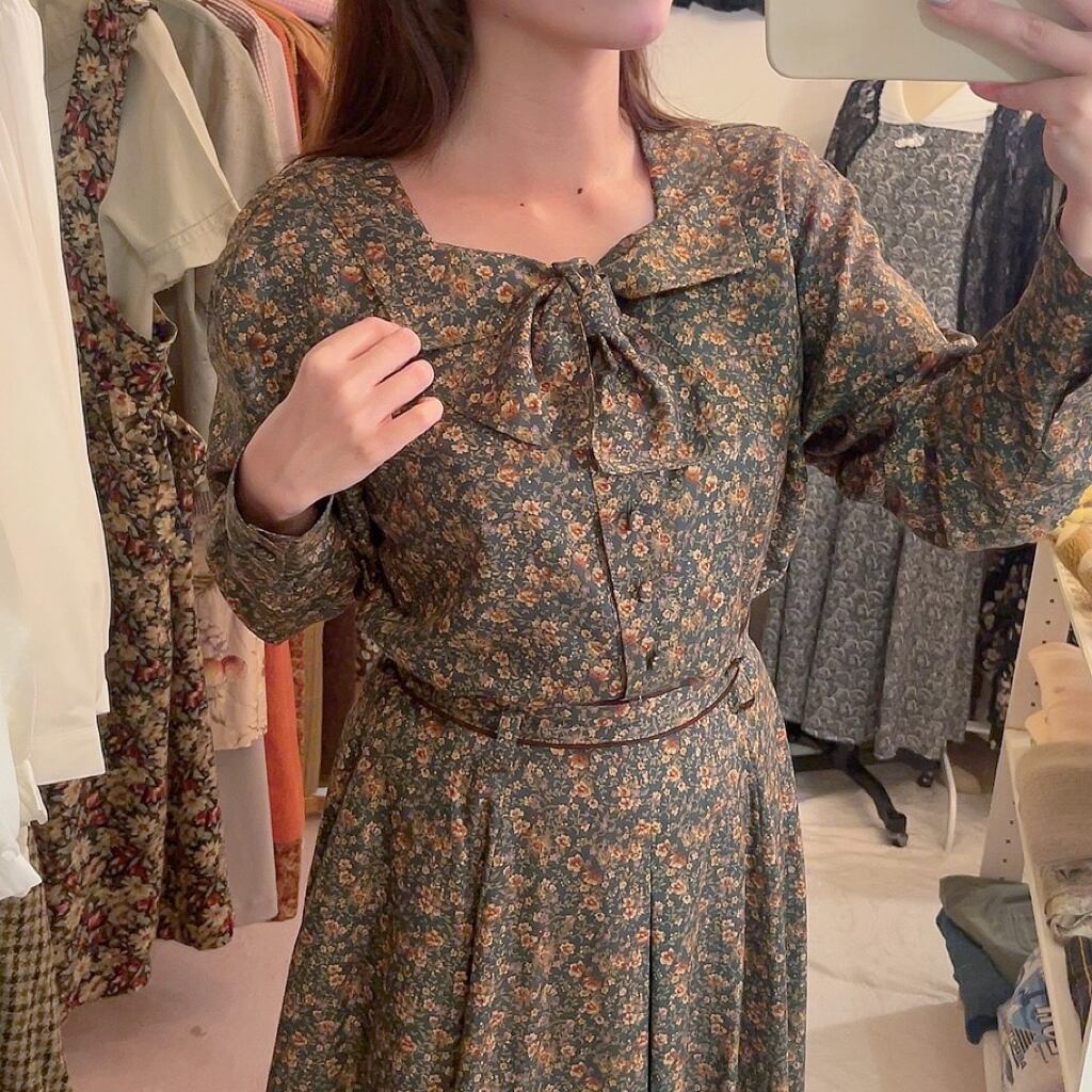 green mini flower set up