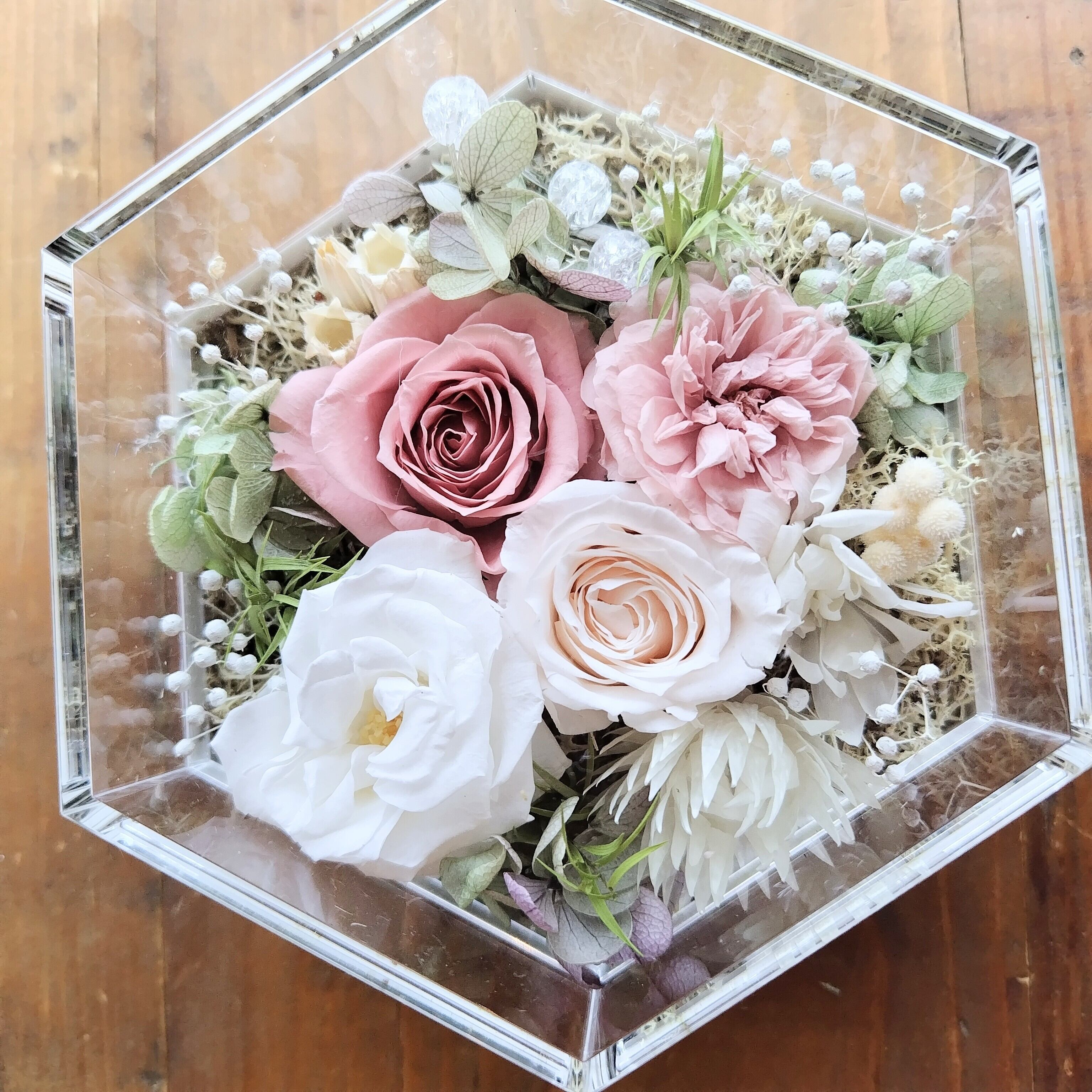 Whitegarden hana