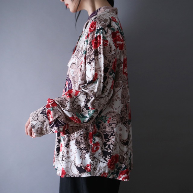 "CHICO'S" beautiful flower art pattern over silhouette shirt