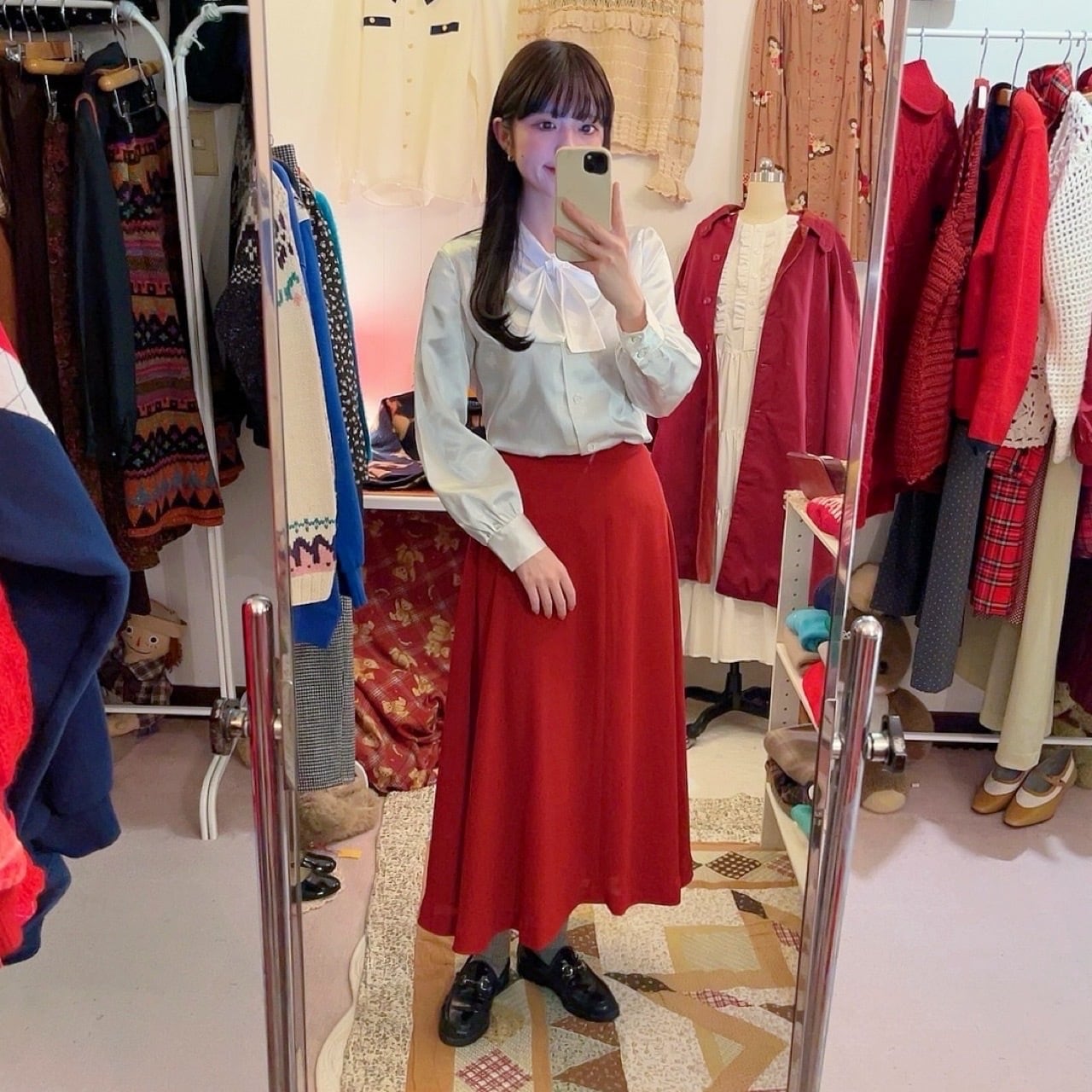 red seams flare skirt